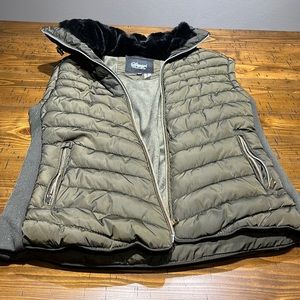 Women’s size medium dark green vest